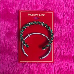 2 Holiday Lane Festive Green and Silver bracelet